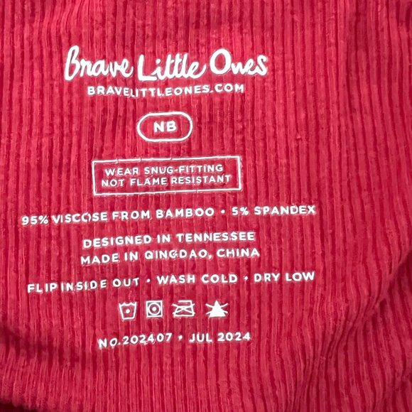 Brave Little Ones Red Ribbed Zip Convertible Bamboo Romper Size Newborn - Picture 3 of 4